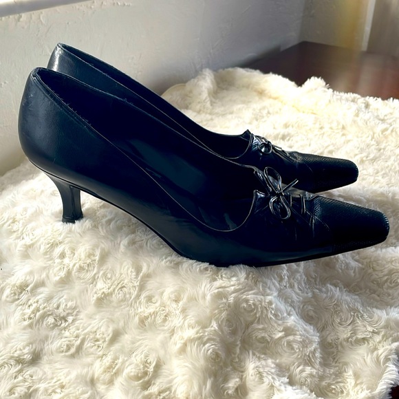 Stewart Weitzman black shoes - Picture 2 of 4